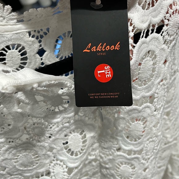 LAKLOOK STYLE WHITE LACE DRESS - Picture 2 of 2